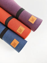 Load image into Gallery viewer, Roll-up dog travel mat