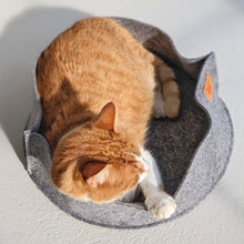 Load image into Gallery viewer, Molly &amp; Cooper felt cat nest - gray
