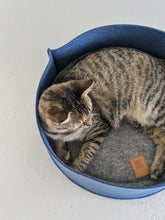 Load image into Gallery viewer, Cat nest with a pillow
